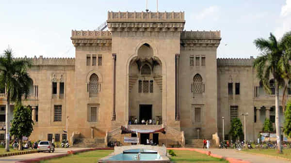 Osmania University: హాస్టళ్లను ఖాళీ చేయండి.. ఉస్మానియా యూనివర్సిటీ పీఆర్ఓ ప్రకటన.. విద్యార్థుల ఆగ్రహం..