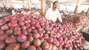 Onion prices to come down: కొత్త సంవ‌త్స‌రంలో దిగి రానున్న ఉల్లి ధ‌ర‌లు..! కార‌ణం ఇదేనా...?