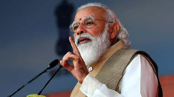 మోడీ గుజరాత్ పర్యటన... మురుగునీటి శుద్ధీకరణ, విద్యుత్ ఉత్పత్తి, పాల పరిశ్రమ పనులకు శంకుస్థాపనలు...