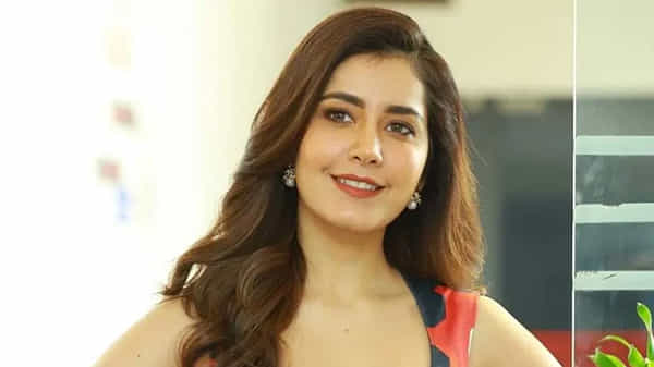డిజిటల్ స్క్రీన్పై మెరవనున్న మరో హీరోయిన్.. పాన్ ఇండియా వెబ్ సిరీస్లో అందాల ‘రాశీ’.