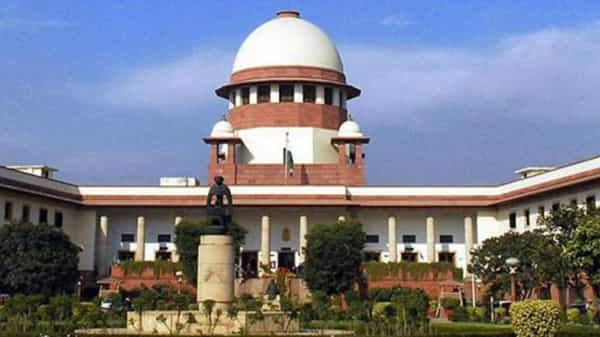 Supreme Court: విడాకులిచ్చిన భర్తకు సుప్రీం షాక్.. రూ.2.60 కోట్ల భరణం చెల్లించాలని ఆదేశాలు.. లేకపోతే..