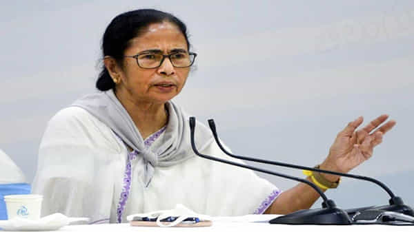 బెంగాల్ ప్రభుత్వం కీలక నిర్ణయం.. తెలుగును అధికార భాషగా ఆమోదిస్తూ నిర్ణయం.. ఇప్పటికే 10కిపైగా అధికార భాషలు