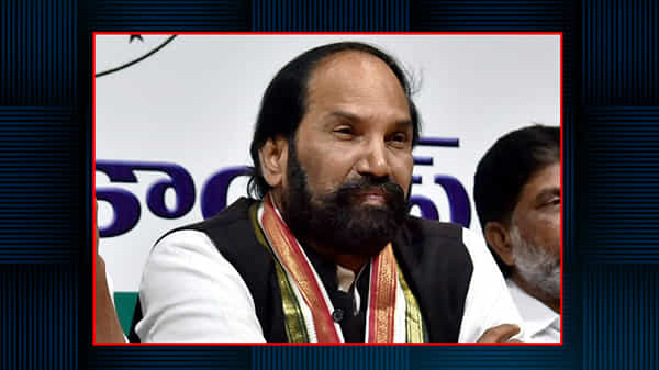 Uttam Kumar Reddy : కరోనా నుంచి కోలుకుంటూనే పొలిటికల్ పంచ్లు పేల్చిన ఉత్తమ్ కుమార్ రెడ్డి..