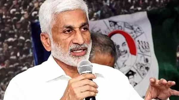 వెలగపూడి అక్రమాల చిట్టా విప్పిన విజయసాయి. రంగాను కత్తితో పొడిచిన హత్య చేసిన వాళ్ళలో వెలగపూడి ఒకరని వ్యాఖ్య