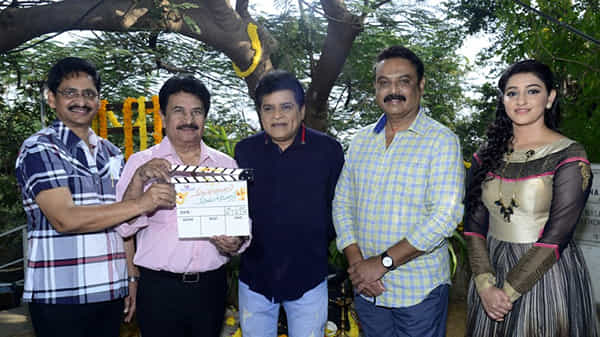 నిర్మాతగా మారిన అలీ... అలీవుడ్ ఎంటర్ టైన్మెంట్స్ పతాకం పై సినీ నిర్మాణ సంస్థ ప్రారంభం....