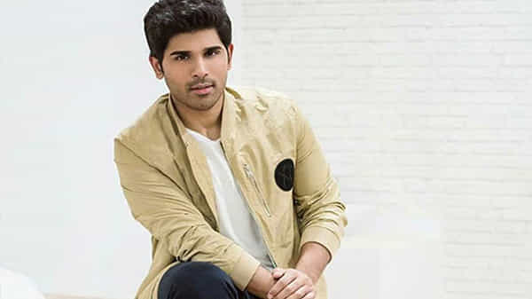 Allu Sirish: కష్టపడి కండలు పెంచుతున్న అల్లువారి చిన్నబ్బాయి.. జిమ్ లో చమటలు చిందిస్తున్న శిరీష్