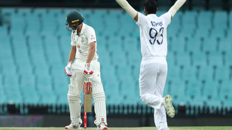 India Vs Australia 2020: మూడో వికెట్ కోల్పోయిన ఆసిస్ జట్టు.. టెస్టుల్లో మొదటి సారి డకౌట్ అయిన స్మిత్...