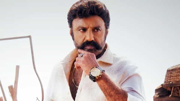 Balakrishna : ప్రజలంతా సంబరాలు జరుపుకుంటుండగా దర్జాగా నడిచొస్తున్న నటసింహం.. బాలయ్య బర్త్ డే స్పెషల్ పోస్టర్..