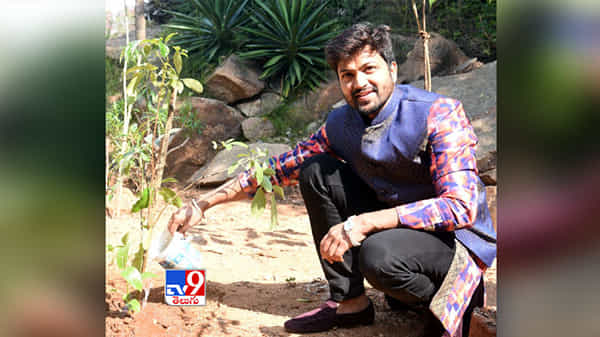 Green India Challenge : గ్రీన్ ఇండియా ఛాలెంజ్ లో పాల్గొన్న సింగరేణి ముద్దు బిడ్డ సోహెల్