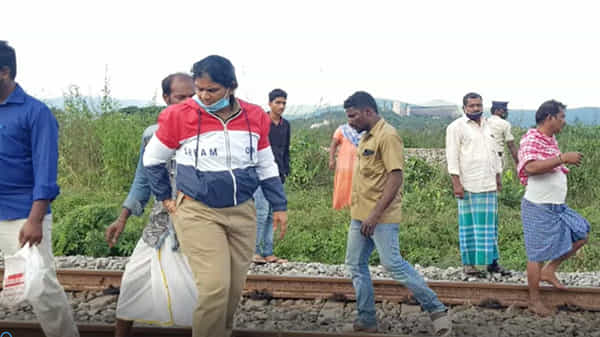 రేణిగుంట పేలుడు ఘటనపై దక్షిణ మధ్య రైల్వే వివరణ, ట్రాక్ పై పేలుడు జరగలేదు: టీవీ9తో సౌత్ సెంట్రల్ రైల్వే సీపీఆర్వో