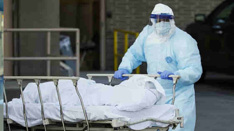 కరోనాతో చనిపోయాక దారుణ పరిస్థితులు.. పలుచోట్ల అంత్యక్రియలకు ముందుకురాని కుటుంబ సభ్యులు