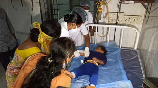 ఏలూరులో ఇంకా సాగుతోన్న వింతవ్యాధి సోధన, 12 ప్రాంతాల్లో నీటి శాంపిల్స్ సేకరణ, క్లోరైడ్ అధిక మోతాదులో ఉన్నట్లు గుర్తింపు
