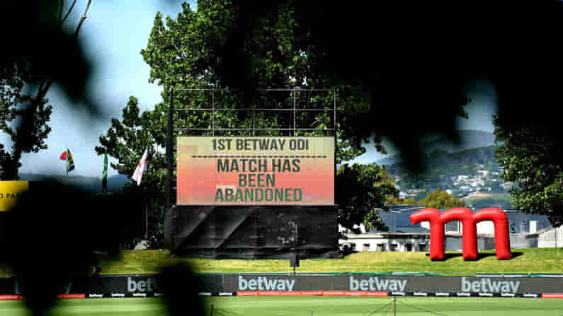 వన్డే సిరీస్ను వెంటాడుతున్న కోవిడ్-19.. ఇంగ్లాండ్-దక్షిణాఫ్రికా మధ్య అన్ని మ్యాచులు రద్దు.. ఇదే కారణం