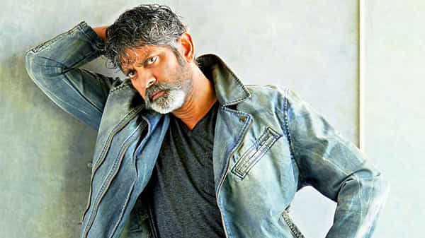 కుర్రహీరోలకు గట్టి పోటీ ఇవ్వనున్న జగపతిబాబు.. సంక్రాంతి కానుకగా విడుదల కానున్న ఎఫ్.సి.యు.కె