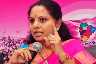 GHMC Election Result 2020 : కోవిడ్ నిబంధనలను గాలికి వదిలేసిన అధికారులు .. మాస్క్ లు లేకుండా విధుల్లోకి