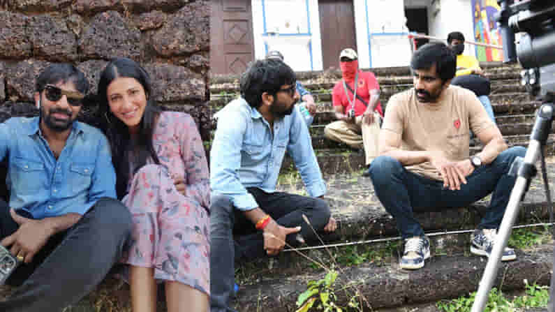 గోవాలో క్రాక్టీమ్ .. సోషల్ మీడియాలో చక్కర్లు కొడుతున్న మాస్ రాజా-శ్రుతిహాసన్ ఫోటోలు