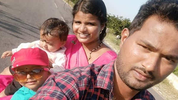 ఐదేళ్లుగా ప్రేమించుకొని పెద్దలను ఎదిరించి పెళ్లి చేసుకున్నారు.. కానీ రెండు సంవత్సరాలు గడిచాయో లేదో..