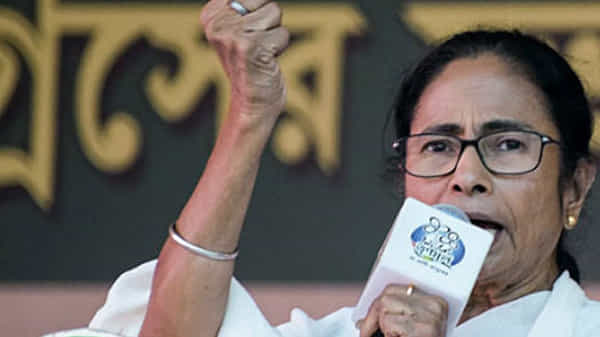పశ్చిమబెంగాల్పై సీరియస్గా ఉన్న కేంద్రం .. రాష్ట్ర సీఎస్, డీజీపీలను ఢిల్లీకి రావాలని ఆదేశాలు జారీ..