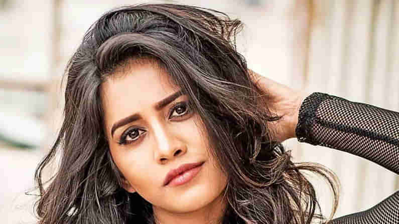 ప్రేక్షకులను ఆకట్టుకుంటున్న ఇస్మార్ట్ సుందరి.. థియేటర్లో అమృతా అందానికి ఎవరైనా ఫిదా కావాల్సిందే..