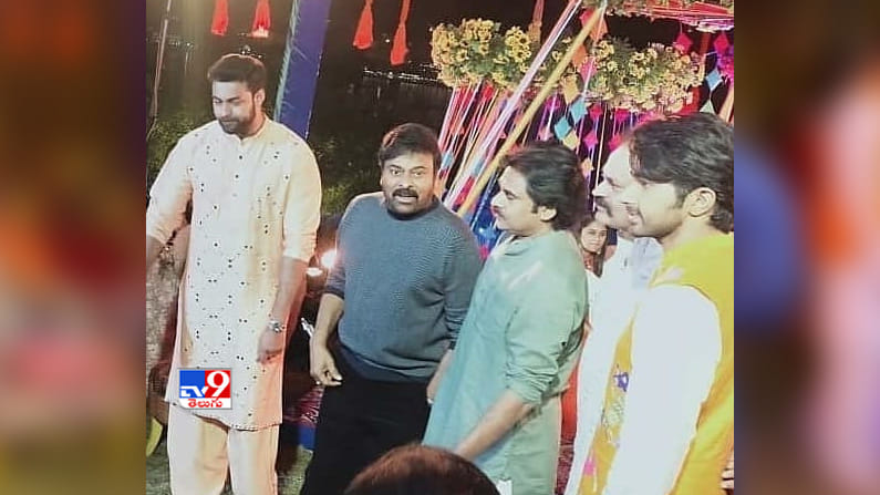 నిహారిక పెళ్లి వేడుకలో అన్నయ్యలు చిరంజీవి, నాగబాబులతో పవన్ కళ్యాణ్