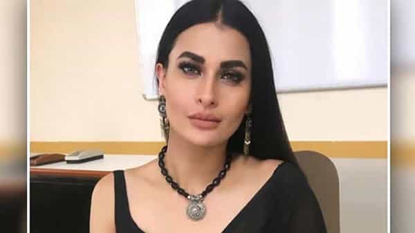 బిగ్బాస్ కంటెస్టెంట్ తండ్రికి తీవ్ర అస్వస్థత.. షూటింగ్ మధ్యలోనే వెళ్ళిపోయిన నటి..
