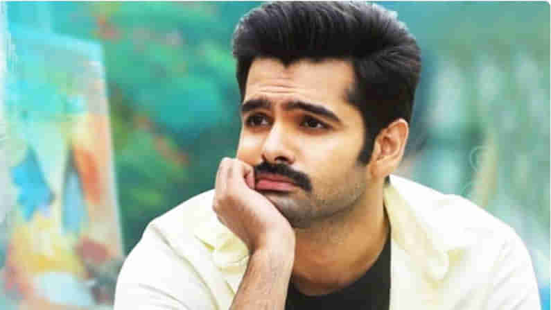 ఆకాశ్ పూరీ సినిమాకు వాయిస్ అందించనున్న ఇస్మార్ట్ శంకర్.. ఇందులో కీలక పాత్రలో నటించనున్న..