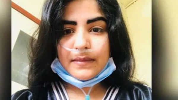 అక్టోబర్లో కరోనా డిసెంబర్లో పక్షవాతం.. అనారోగ్య సమస్యలతో బాధపడుతున్న బాలీవుడ్ హీరోయిన్..