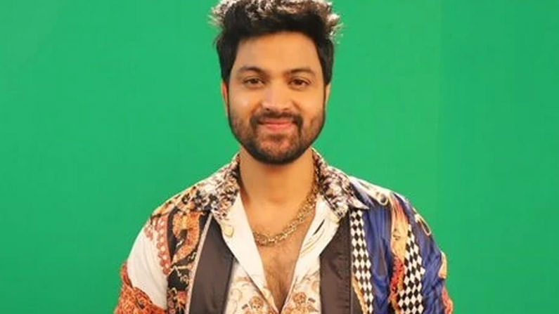 Bigg Boss 4 : తొలి ఫైనలిస్ట్ను అనౌన్స్ చేసిన నాగార్జున.. అరియానాను ముద్దాడిన సోహెల్