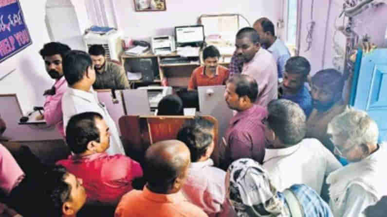 తెలంగాణలో వ్యవసాయేతర రిజిస్ట్రేషన్ల ప్రక్రియ షురూ కావడంతో కార్యాలయాల దగ్గర పండుగ వాతావరణం