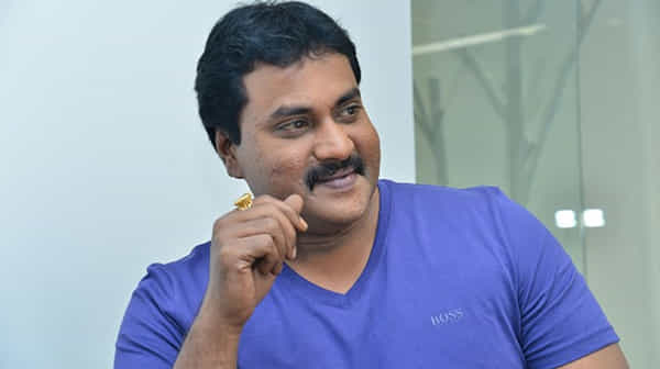 మరోసారి విలన్ పాత్రలో కనిపించనున్న కమెడియన్ కమ్ హీరో..? ఈసారి ఎర్రచందనం స్మగ్లర్గా.?