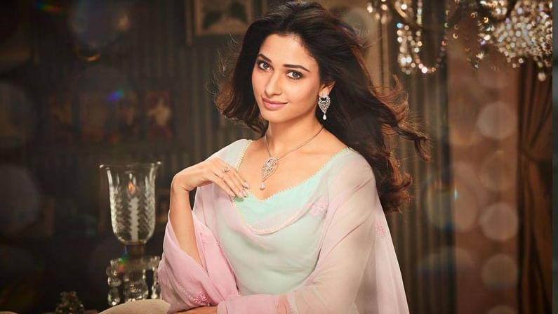 Tamannaah: సినిమాల కంటే వెబ్ సిరీస్ లమీదే ఎక్కవ ఫోకస్ పెడుతున్న మిల్కీ బ్యూటీ