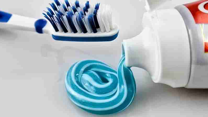 మీ టూత్ పేస్ట్‌లో ట్రైక్లోసన్ ఉందా.? అయితే మీ ఆరోగ్యానికి ప్రమాదమే.!! సంచలన నిజాలు వెల్లడి.!