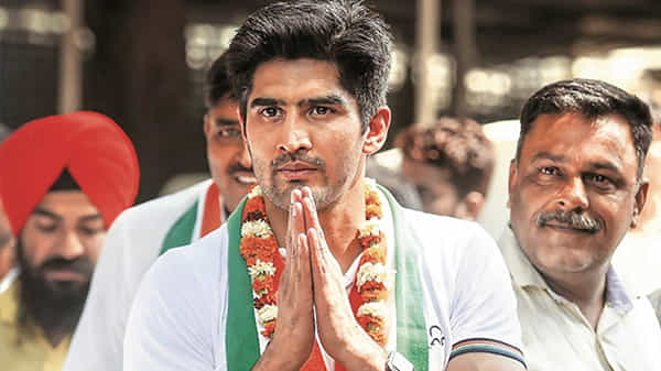 కొత్త వ్యవసాయ చట్టాలను కేంద్రం వెనక్కు తీసుకోవాలి.. లేకుంటే రాజీవ్ ఖేల్రత్న అవార్డును వెనక్కిచ్చేస్తా..