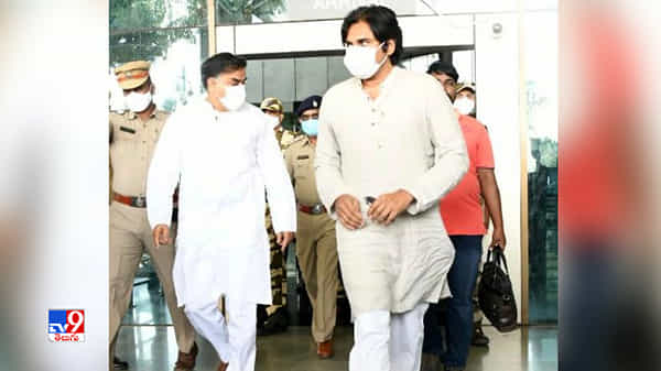 ఢిల్లీకి పవన్ కల్యాణ్ పయనం... స్టీల్ ప్లాంట్పై బుస్సుమంటారా..? తుస్సుమంటారా..?