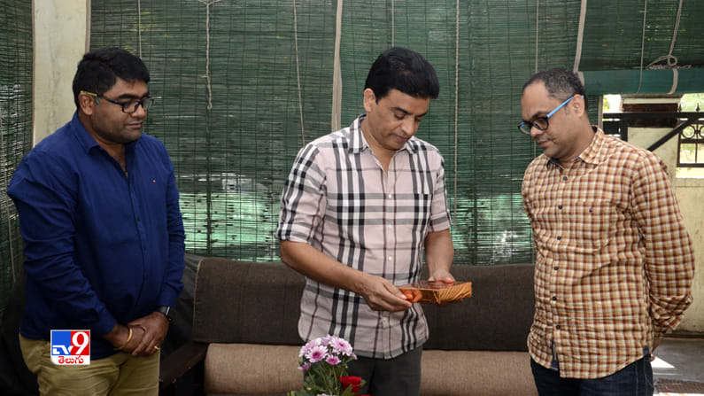 నవలను ఆవిష్కరించిన ప్రముఖ నిర్మాత దిల్రాజు