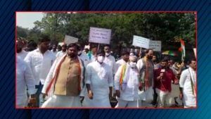 TCongress Leaders Arrested: ఛలో రాజ్ భవన్ కార్యక్రమం చేపట్టిన కాంగ్రెస్ లీడర్స్, ఎక్కడిక్కడే నేతల అరెస్ట్