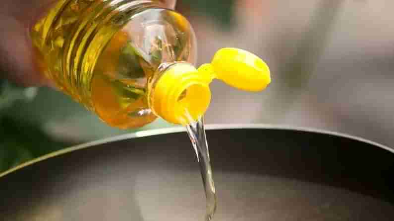 Cooking Oil Prices: పండగపూట ప్రజలకు షాక్.. పిండి వంటలు చేయాలంటే విముఖత.. ఎందుకో తెలుసా..