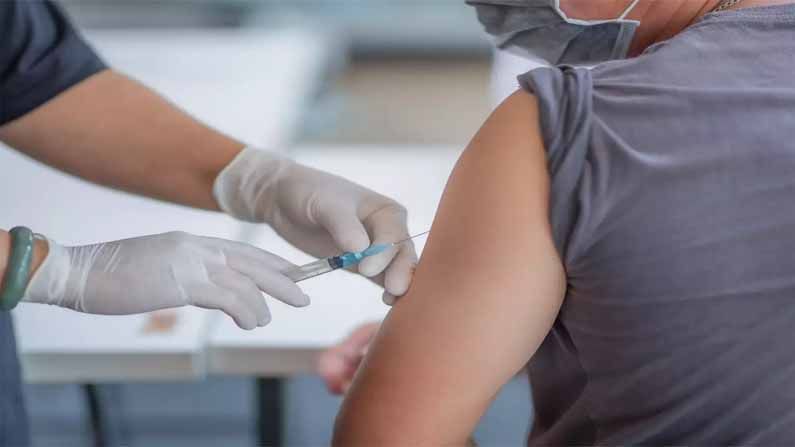 Corona Vaccine Effect: వ్యాక్సిన్‌ తీసుకున్న వైద్యురాలి పరిస్థితి విషమం.. చెన్నైలోని అపోలోకు తరలింపు