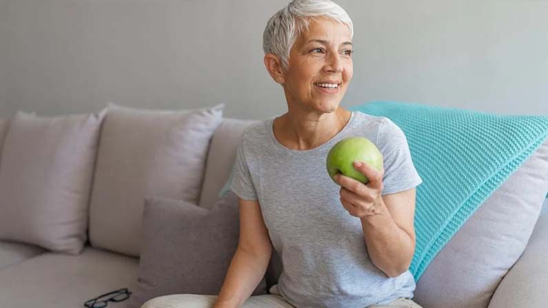 Eating Apple: యాపిల్‌తో ఆ సమస్యకు చెక్‌ పెట్టొచ్చు.. ఆసక్తికర విషయాలు వెల్లడించిన అమెరికా పరిశోధకులు..