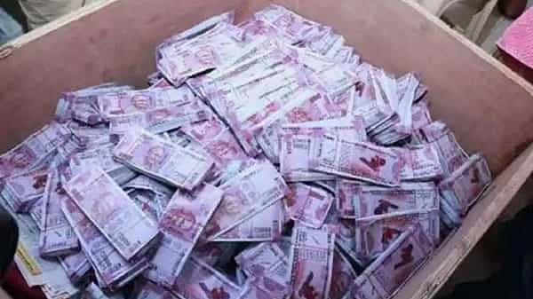 Fake currency: మంచిర్యాల జిల్లాలో దొంగనోట్ల కలకలం.. ఇద్దర్ని అదుపులోకి తీసుకున్న పోలీసులు