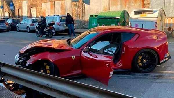 Ferrari Car: ఇటలీ ఫుట్బాల్ ప్లేయర్కు షాక్ ఇచ్చిన మెకానిక్.. సూపర్ ఫాస్ట్ కారును సర్వీసింగ్ కోసం పంపిస్తే..