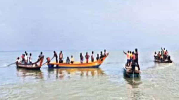 వాడరేవు, కఠారివారిపాలెం మత్స్యకారుల మధ్య కుదిరిన సయోధ్య.. బల్లవల నిషేధానికి ఇరువర్గాల అంగీకారం