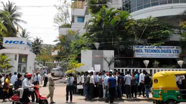 HCL: భారీగా ఉద్యోగులను నియమించుకోనున్న దేశీయ ఐటీ దిగ్గజం హెచ్సీఎల్... రానున్న ఆరు నెలల్లో ఏకంగా...