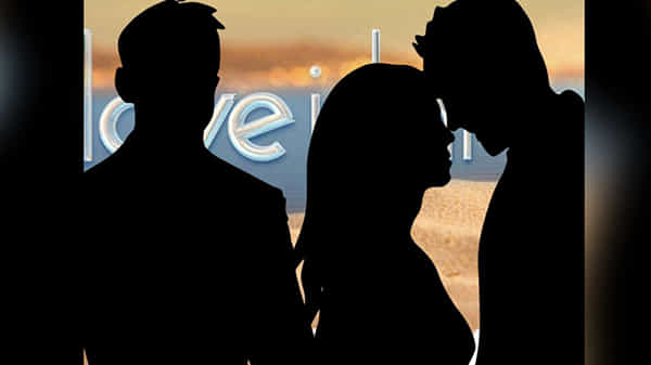 Blackmail: యజమాని గదిలో రహస్య కెమెరా.. ఎఫైర్ వీడియోలతో ఉద్యోగుల బ్లాక్ మెయిల్.. ఆ తర్వాత..