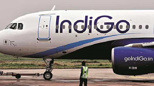 IndiGo offer: కరోనా వ్యాక్సిన్ వేసుకున్నవారికి ఇండిగో ఎయిర్లైన్స్ బంపర్ ఆఫర్