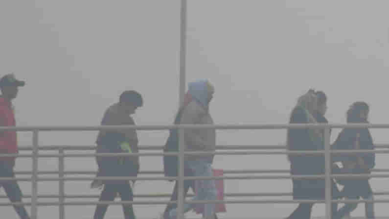 Delhi Low Temperature: దేశ రాజధానిలో దారుణంగా పడిపోయిన ఉష్ణోగ్రతలు.. 15 ఏళ్ల తర్వాత ఇదే..