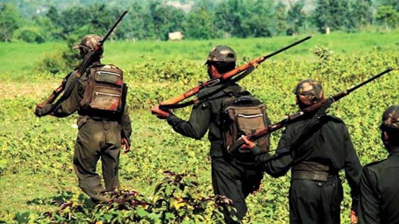 Chhattisgarh Maoists: ఛత్తీస్‌గఢ్‌లో దారుణం.. కానిస్టేబుల్‌ను దారుణంగా కాల్చి చంపిన మావోయిస్టులు