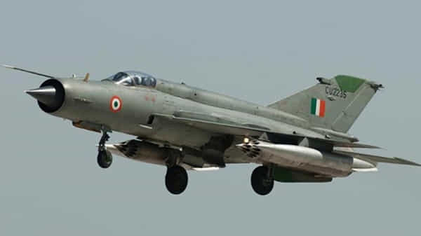 Mig-21 Fighter Aircraft Crashes: రాజస్థాన్లో కూలిన మిగ్-21 యుద్ధ విమానం.. పైలట్ సురక్షితం