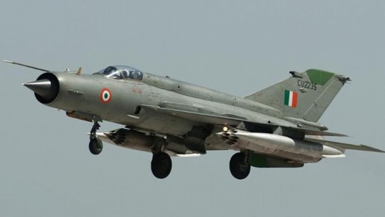 Mig-21 Fighter Aircraft Crashes: రాజస్థాన్‌లో కూలిన మిగ్‌-21 యుద్ధ విమానం.. పైలట్‌ సురక్షితం