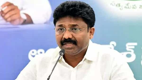 ఏపీలో ఇంటర్మీడియట్ పరీక్షలు వాయిదా.. కోవిడ్ తగ్గిన తర్వాత కొత్త తేదీలు ప్రకటిస్తామన్న విద్యా మంత్రి